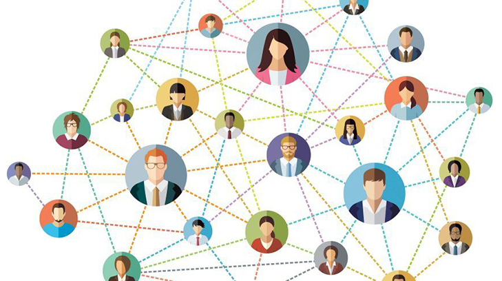 Personas conectando por medio del networking